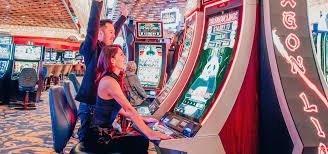 Roda American Roulette dengan 38 slot termasuk 0 dan 00 dalam siaran langsung prada88